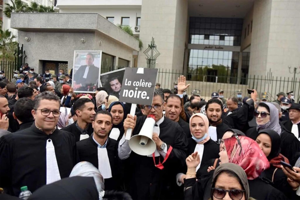 المحامون ينهون إضرابهم بعد بدء الحوار مع وزارة العدل