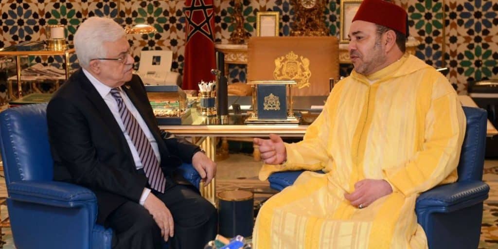 الملك محمد السادس يهنئ الرئيس الفلسطيني محمود عباس