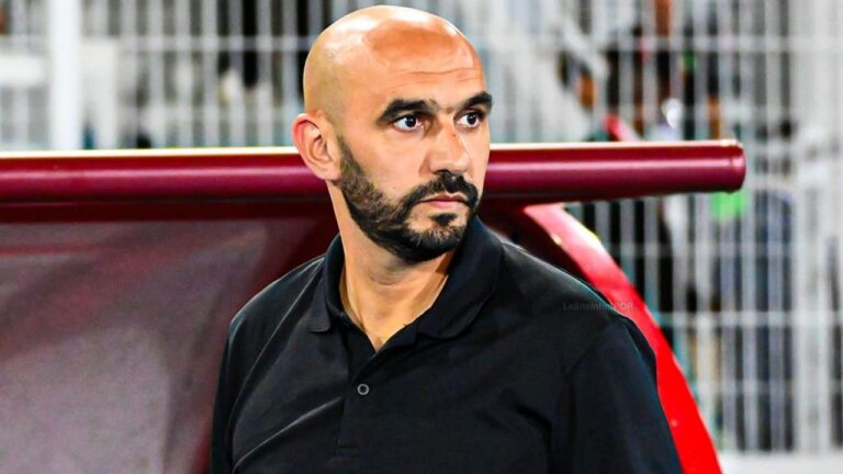الركراكي يدافع عن "أسود الأطلس" ويستحضر تجربته مع الوداد