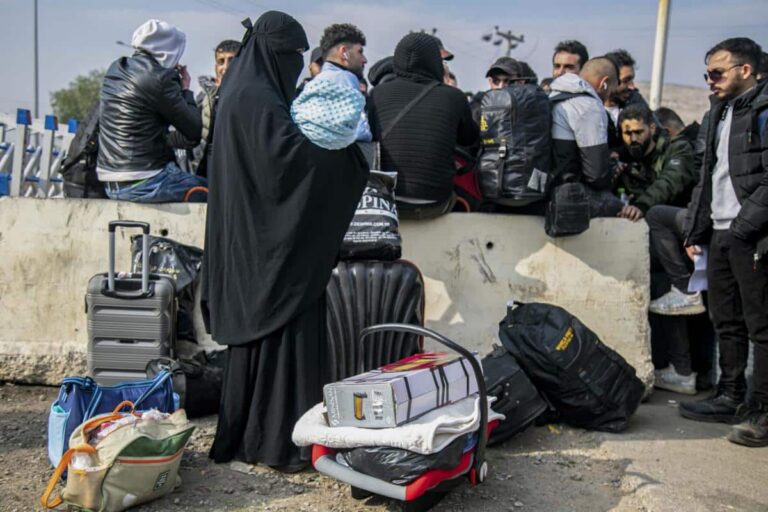 تركيا تقول إنّ نحو 25 ألف سوري عادوا إلى بلدهم منذ سقوط الأسد