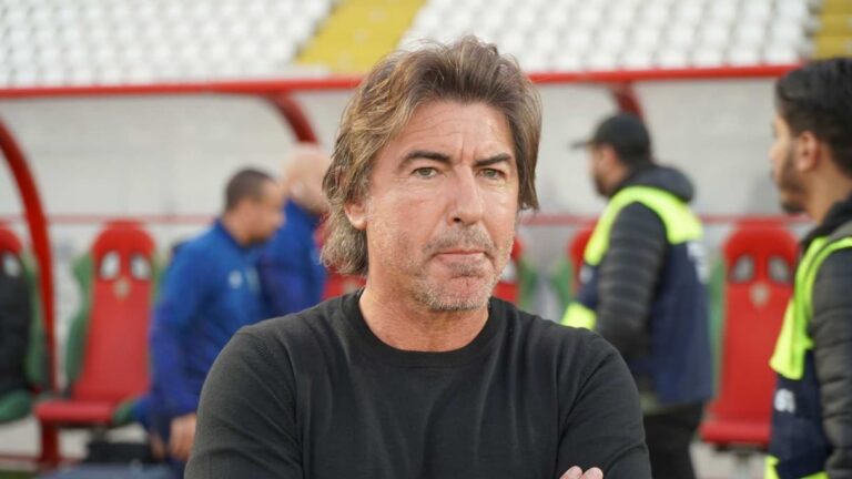 إدارة الرجاء تستعد لإقالة البرتغالي سا بينتو من مهمة تدريب الفريق
