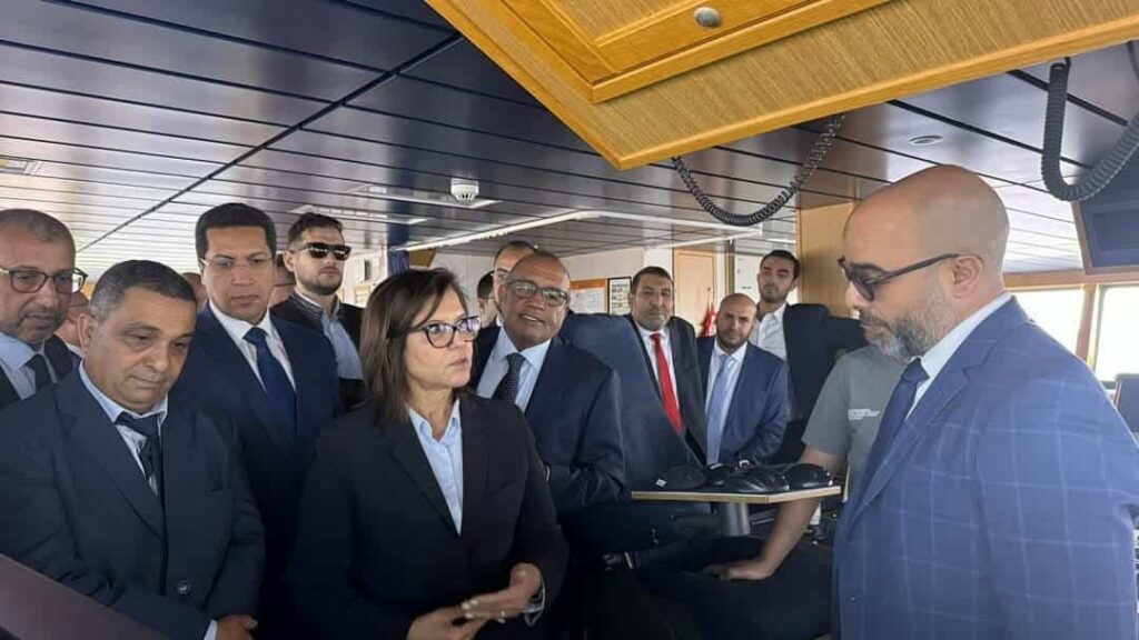 الداخلة: زكية الدريوش تزور ميناء الداخلة الجديد وتتفقد إنجازات قطاع الصيد البحري