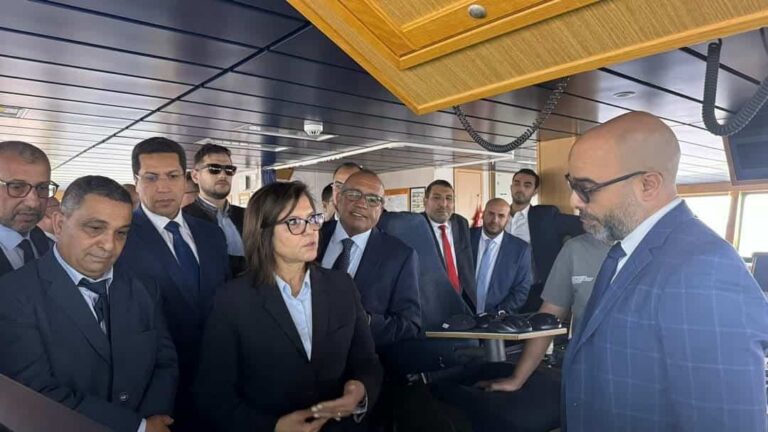 الداخلة: زكية الدريوش تزور ميناء الداخلة الجديد وتتفقد إنجازات قطاع الصيد البحري