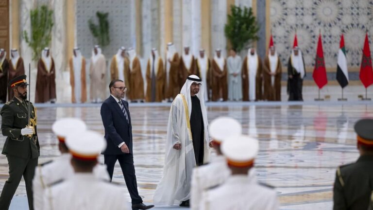 الإمارات تهنئ الملك لمناسبة نجاح عمليته الجراحية