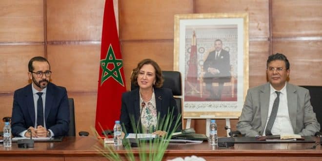 سياحة.. عمور تدعو إلى وضع خطة عمل ملموسة