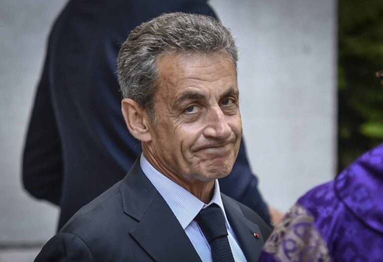 القضاء الفرنسي يشرع في محاكمة ساركوزي