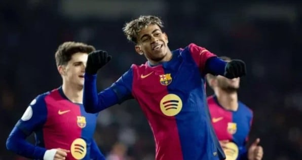 كأس ملك إسبانيا - الأمين جمال المتألق يقود برشلونة للفوز بخماسية على بيتيس وبلوغ دور الثمانية