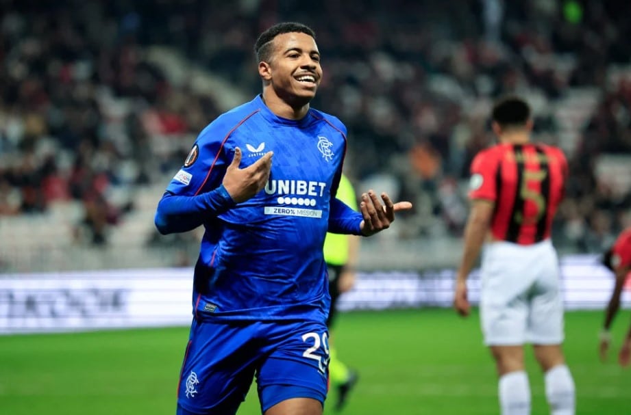 لاعب كرة القدم المغربي حمزة إغمان نجم رينجرز الصاعد