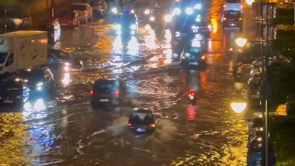 أمطار طوفانية تغرق مدينة طنجة