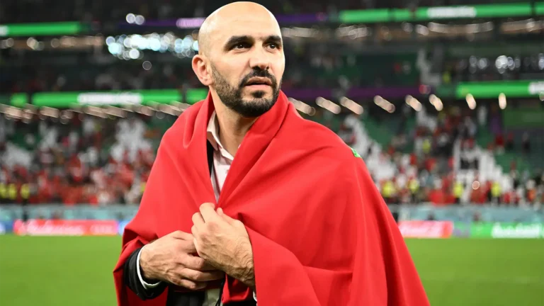 الكاف يُبرز مسيرة وليد الركراكي قبل أمم إفريقيا 2025