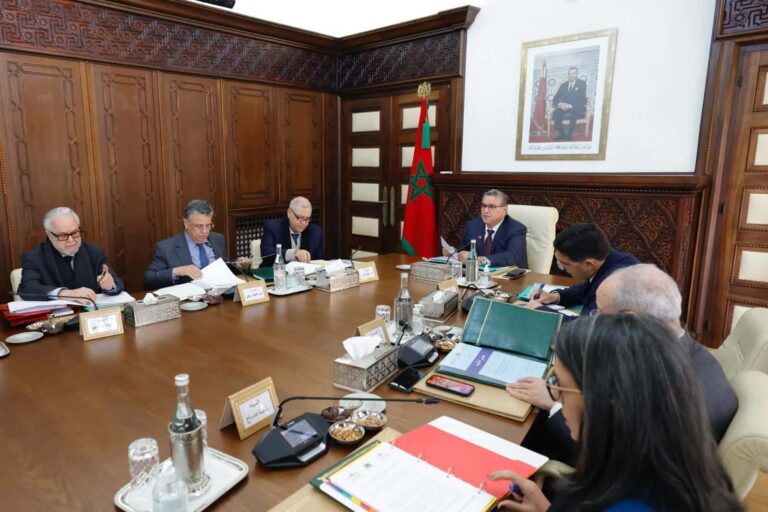 إحداث أجرة عن الخدمات المقدمة من قبل المعهد الوطني لكتابة الضبط والمهن القانونية والقضائية