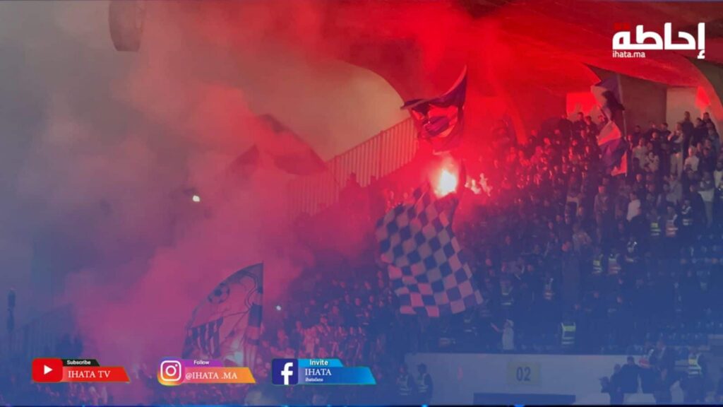 كراكاج أزرق.. جماهير اتحاد طنجة تُشعل مدرجات الزاولي (فيديو)