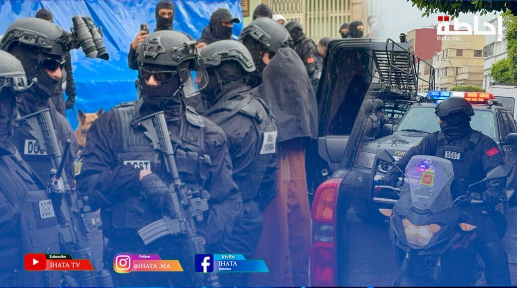 لحظة ايقاف البسيج لمشتبه فيه ضمن خلية إرهـابية بحي سباتة باالدار البيضاء
