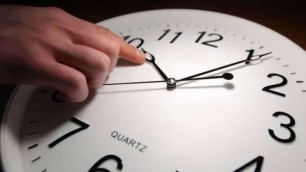استعدادا لاستقبال رمضان.. المملكة المغربية تعود للاشتغال بالساعة القانونية في هذا الموعد