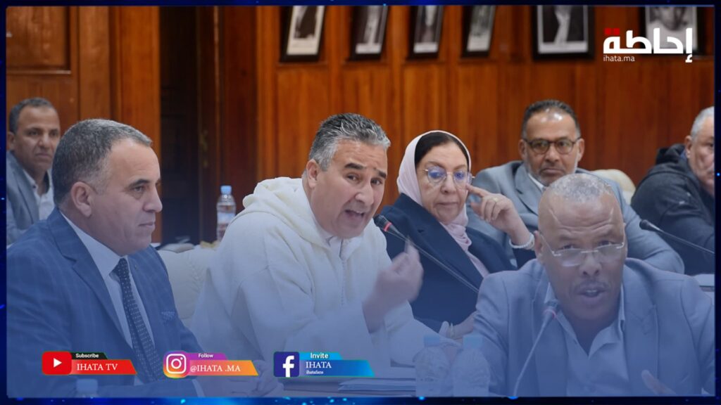 مشاداة كلامية بين الصحافة ومستشار جماعي توقف أشغال الدورة الاستثنائية لمجلس مراكش (فيديو)
