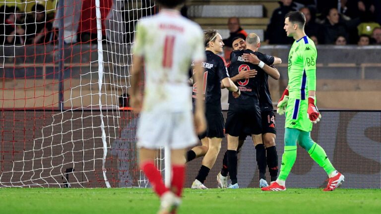 دوري أبطال أوروبا.. بنفيكا يهزم موناكو ويضع قدماً في دور الـ16