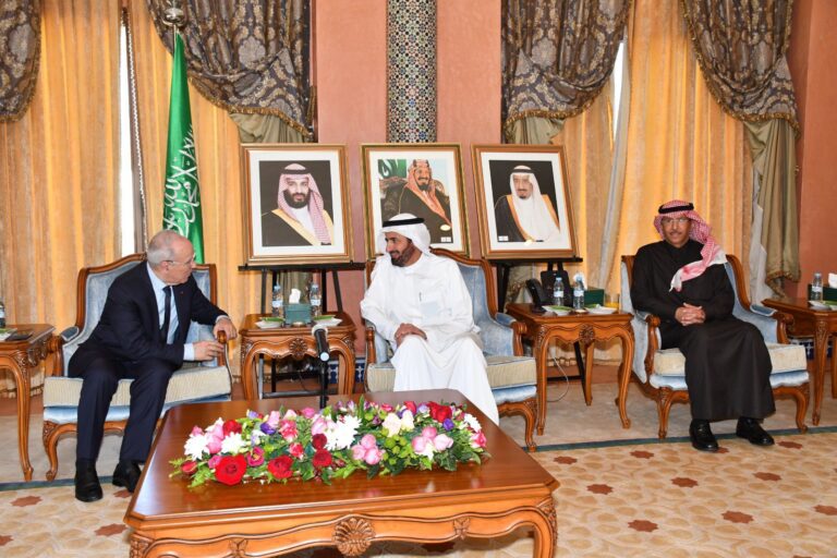 التوفيق يبحث مع وزير الحج والعمرة السعودي سبل تعزيز التعاون في مجال خدمة ضيوف الرحمن
