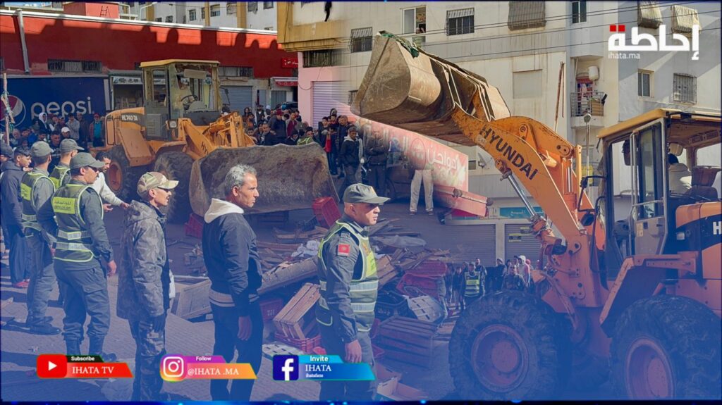 شاهد.. السلطات المحلية بسيدي مومن تواصل حربها ضد محتلي الملك العمومي (فيديو)