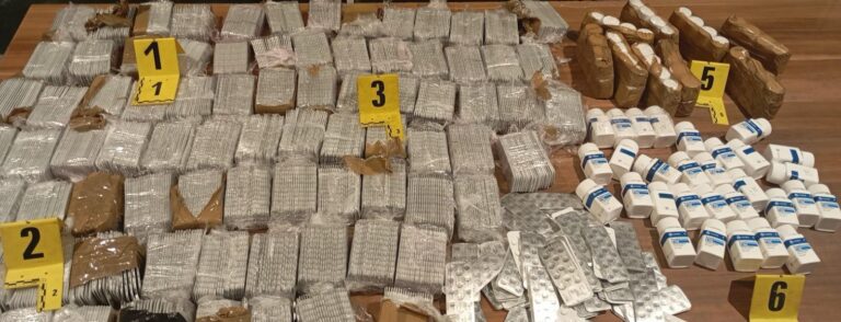توقيف زوجين وابنهما وإحباط محاولة لتهريب ما يزيد 64 ألف قرص مخدر في ميناء طنجة المدينة