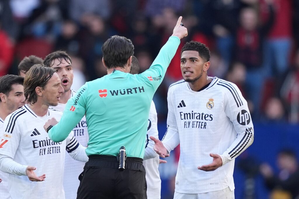 بيلينغهام يعتذر للاعبي ريال مدريد