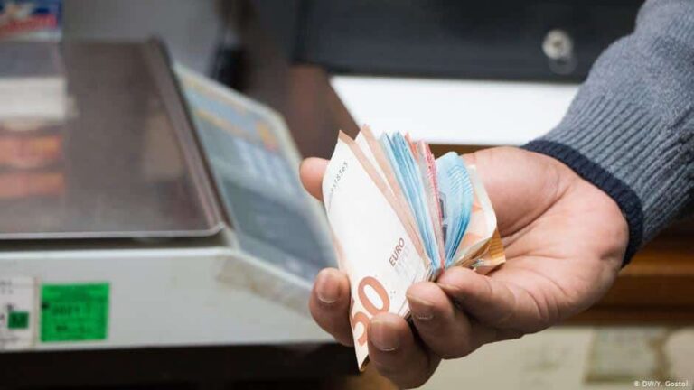 تحويلات المغاربة المقيمبن بالخارج تتجاوز 17 مليار درهم خلال فبراير