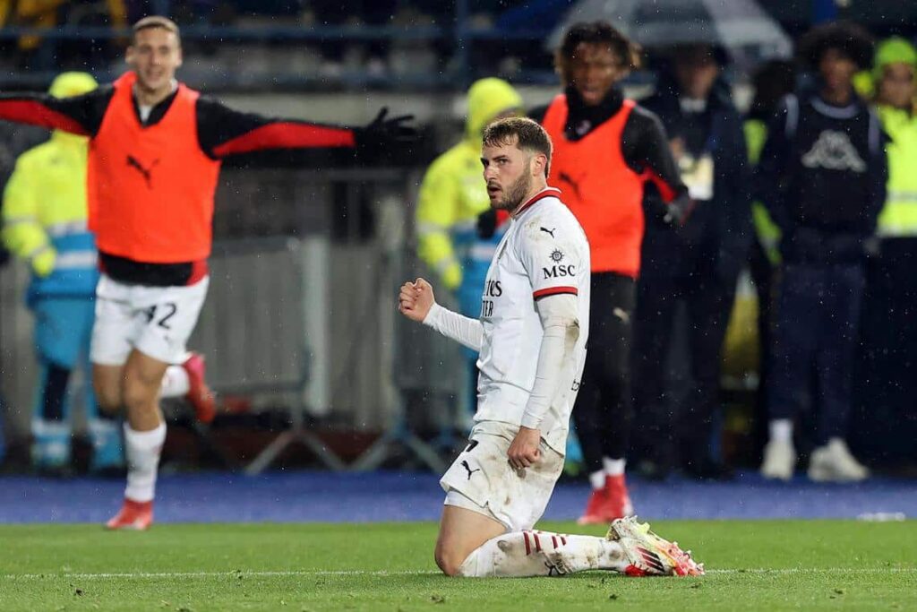 دوري أبطال أوروبا.. خيمينيز يعيش حلم الانتقال إلى ميلان عشية عودته إلى فينورد