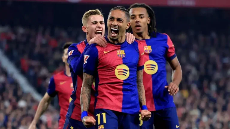 بعد تألقه اللافت.. برشلونة يتحرك لتأمين مستقبل رافينيا مع الفريق