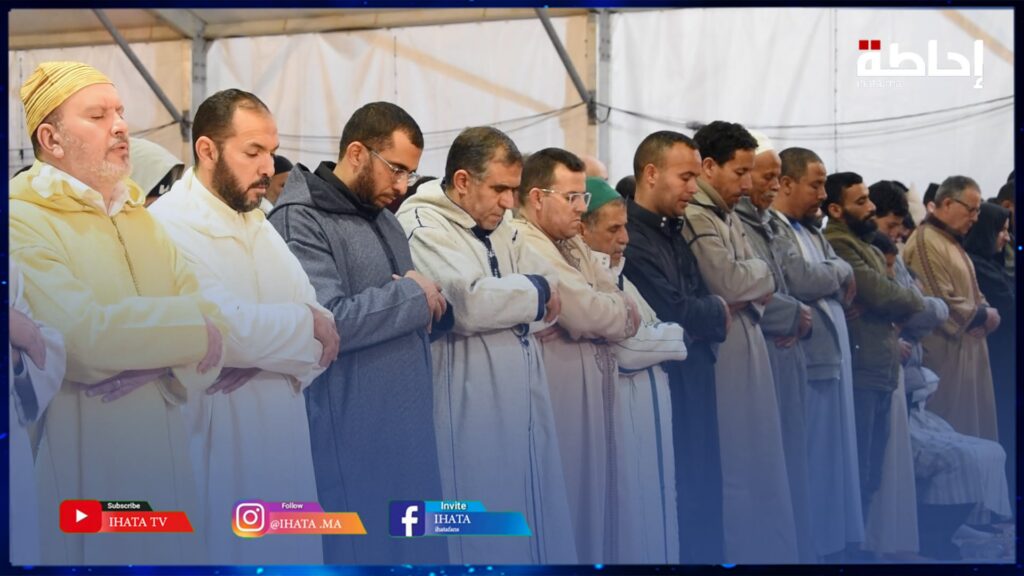 في أجواء روحانية.. مئات المصلين يؤدون صلاة التراويح ليلة القدر بمراكش (فيديو)