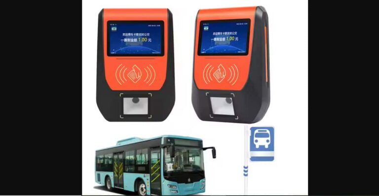 بطاقات إلكترونية أو تطبيقات هاتفية لأداء رسوم النقل الحضري بدل التذاكر الورقية بمدن مغربية عدة