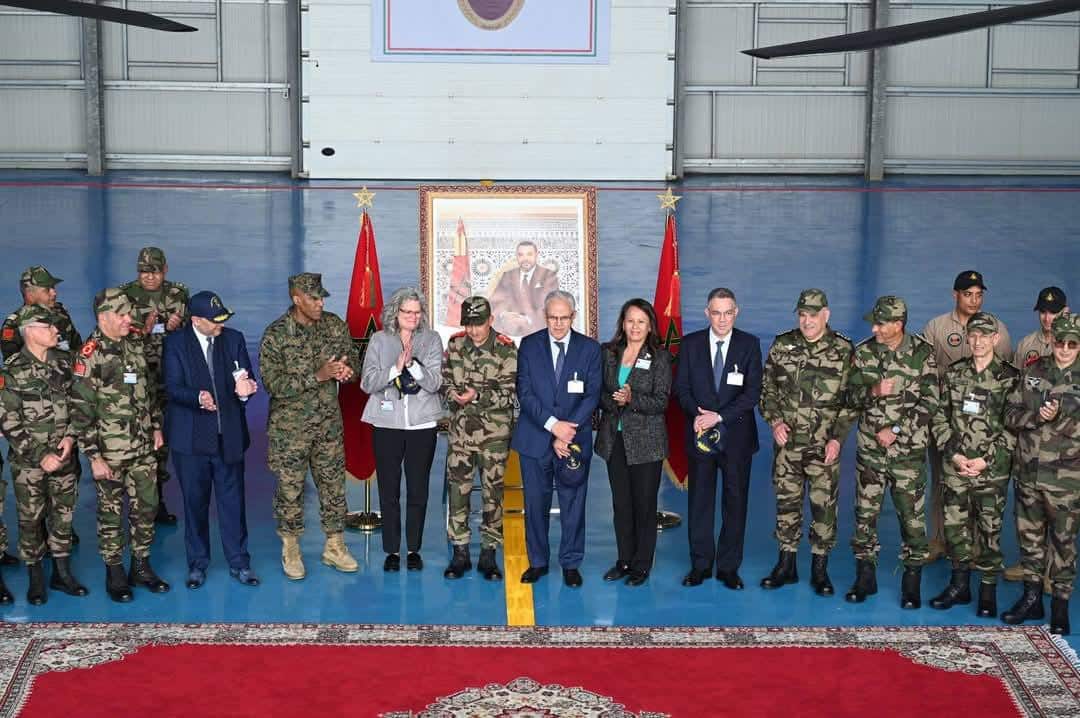 من حفل تسليم مروحيات الأباتشي المغربية  في القاعدة الجوية الأولى ب سلا بحظور شخصيات عسكرية ومدنية كبيرة من الجانب المغربي والأمريكي
