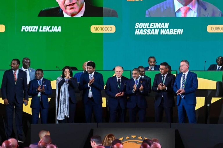 لقجع يكتسح انتخابات ممثلي الكاف لكرة القدم بمجلس الفيفا (فيديو)