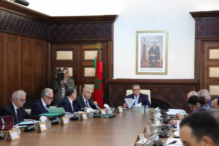 المصادقة على إصلاح المراكز الجهوية للاستثمار وإحداث اللجان الموحدة