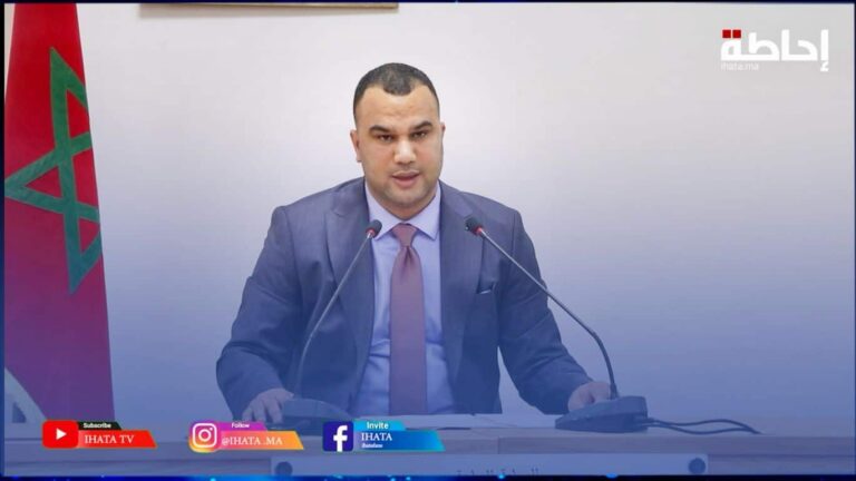 تقديم أفراد شبكة ابتزاز معلوماتي أمام النيابة العامة (فيديو)