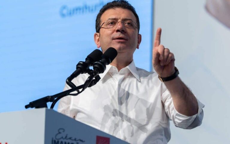 رئيس بلدية إسطنبول: لن أركع