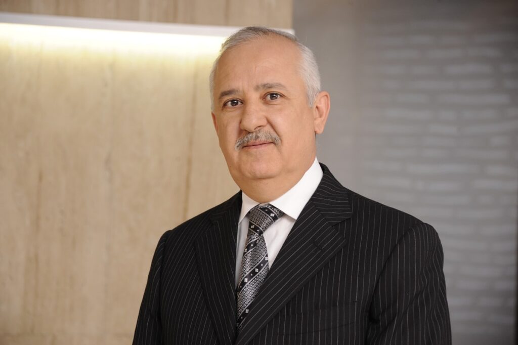 الملياردير المغربي أنس الصفريوي يعتزم شراء نادٍ إنجليزي