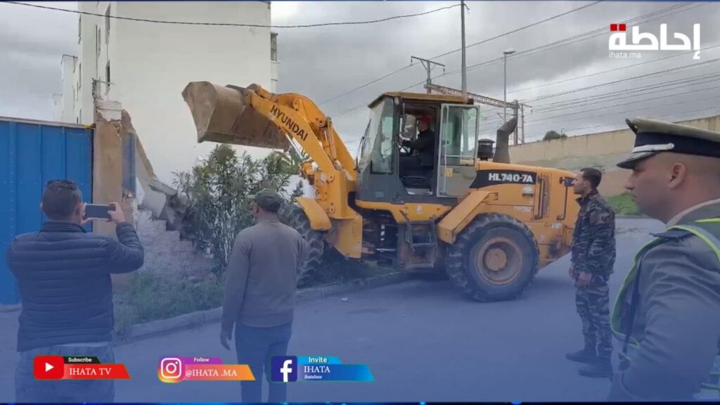 عين السبع.. هدم البنايات المعنية بنزع الملكية (فيديو)