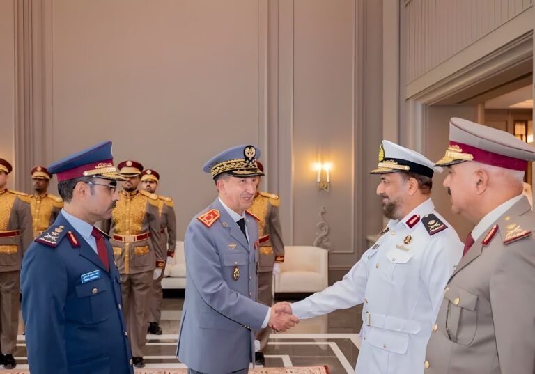 المفتش العام للقوات المسلحة الملكية يقوم بزيارة عمل لدولة قطر