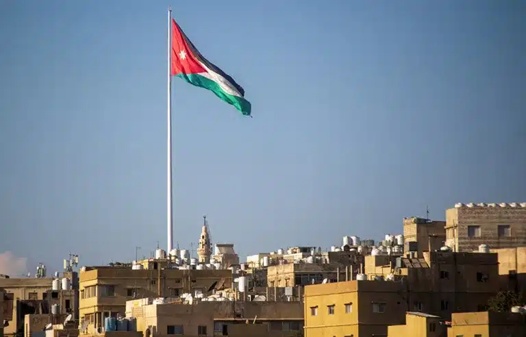 الأردن يحظر كافة نشاطات جماعة الأخوان المسلمين ويأمر بغلق مكاتبها