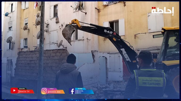 أسبوع ديال الصرامة في الحي المحمدي.. السلطات نازلة بقوة لتحرير الملك العمومي (فيديو)