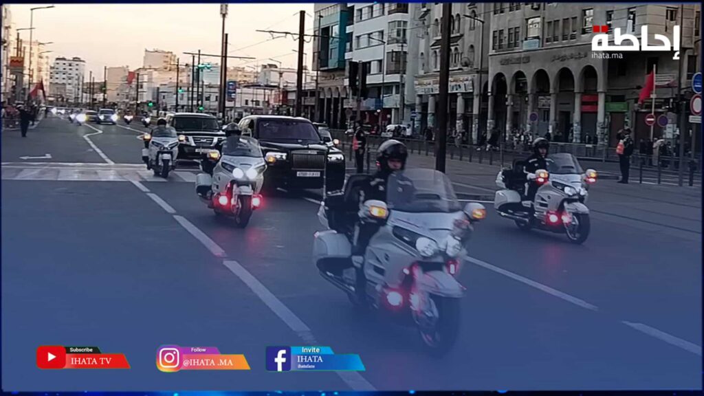 وصول الملك محمد السادس إلى مدينة الدار البيضاء عشية عيد الفطر (فيديو)