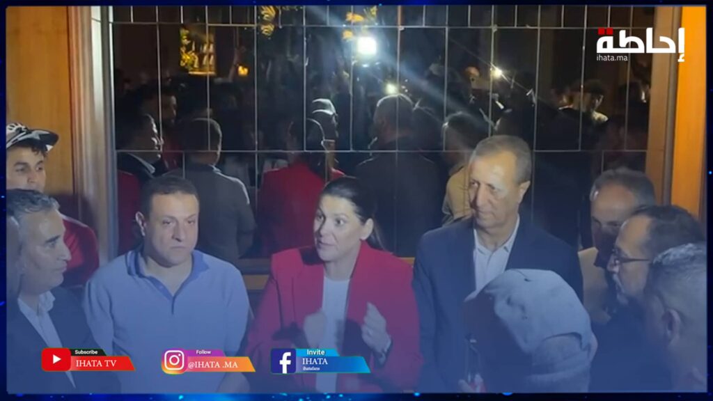 انقلاب سيارة وسط الشارع العام تستنفر المصالح الأمنية بمراكش (فيديو)