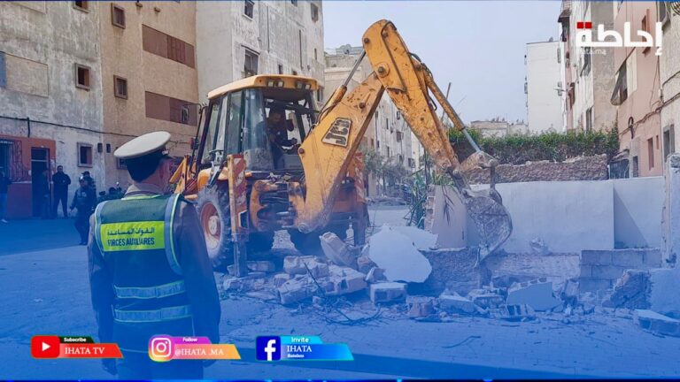 الصخور السوداء.. السلطات تواصل حملة تحرير الملك العمومي بحي الرجاء (فيديو)