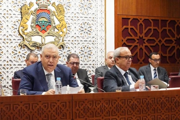 المصادقة بالإجماع على قانون الجبايات ولفتيت يدافع عن رؤساء الجماعات
