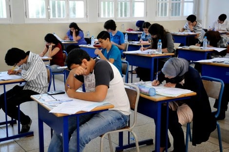 تفكيك شبكة لتسريب امتحانات البكالوريا عبر “الواتساب” بالحسيمة