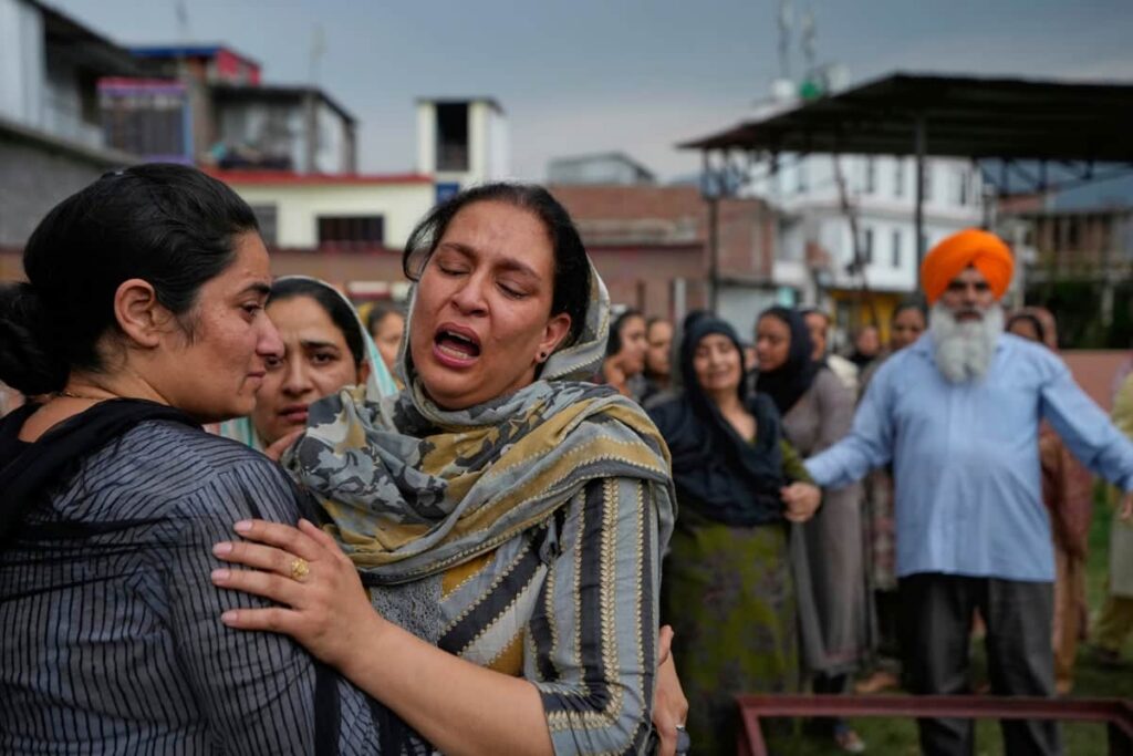 باكستان تهاجم الحدود الغربية للهند