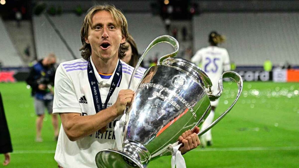 مودريتش يودع جماهير ريال مدريد برسالة مؤثرة
