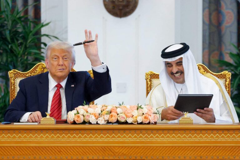 ترامب يقول إنه يريد أن "تأخذ" الولايات المتحدة غزة وتحولها إلى "منطقة حرية"