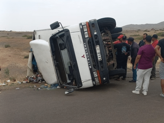 انقلاب شاحنة محملة بالخمور نواحي مراكش