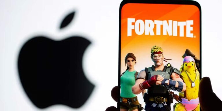 "فورتنايت" تعود إلى متجر تطبيقات "آبل"