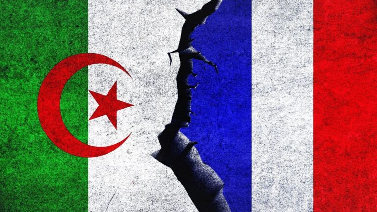 تصاعد التوتر بين باريس والجزائر بعد قرار جديد بطرد موظفين فرنسيين